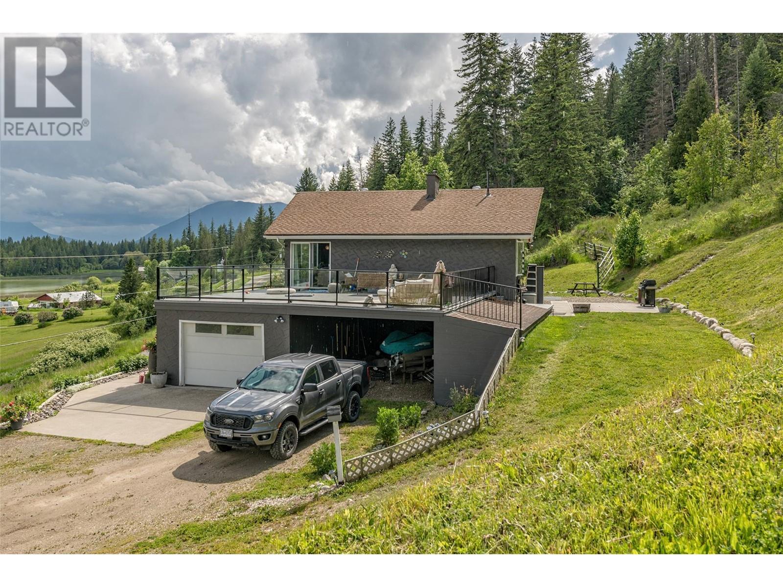 3304 White Lake Road, Sorrento, BC V0E2W1