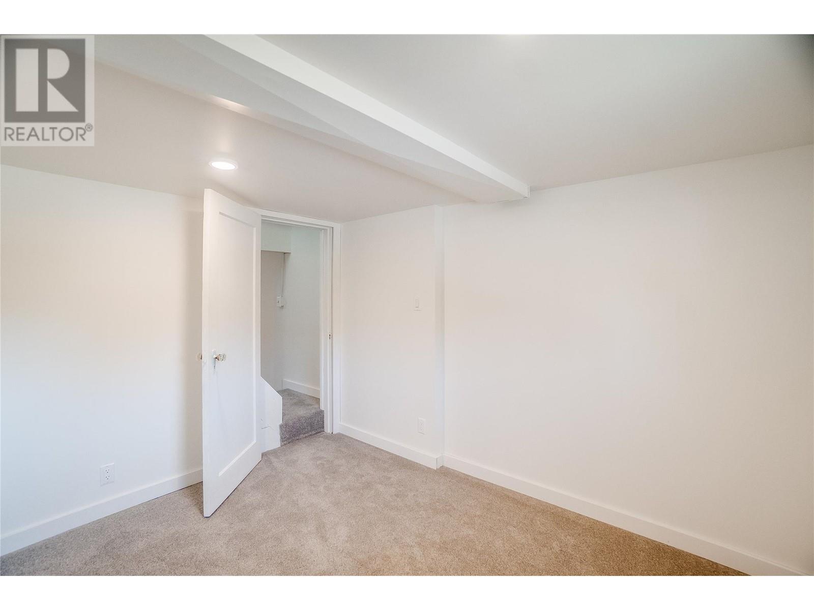 152 Columbia Avenue, Castlegar, BC V1N1A7