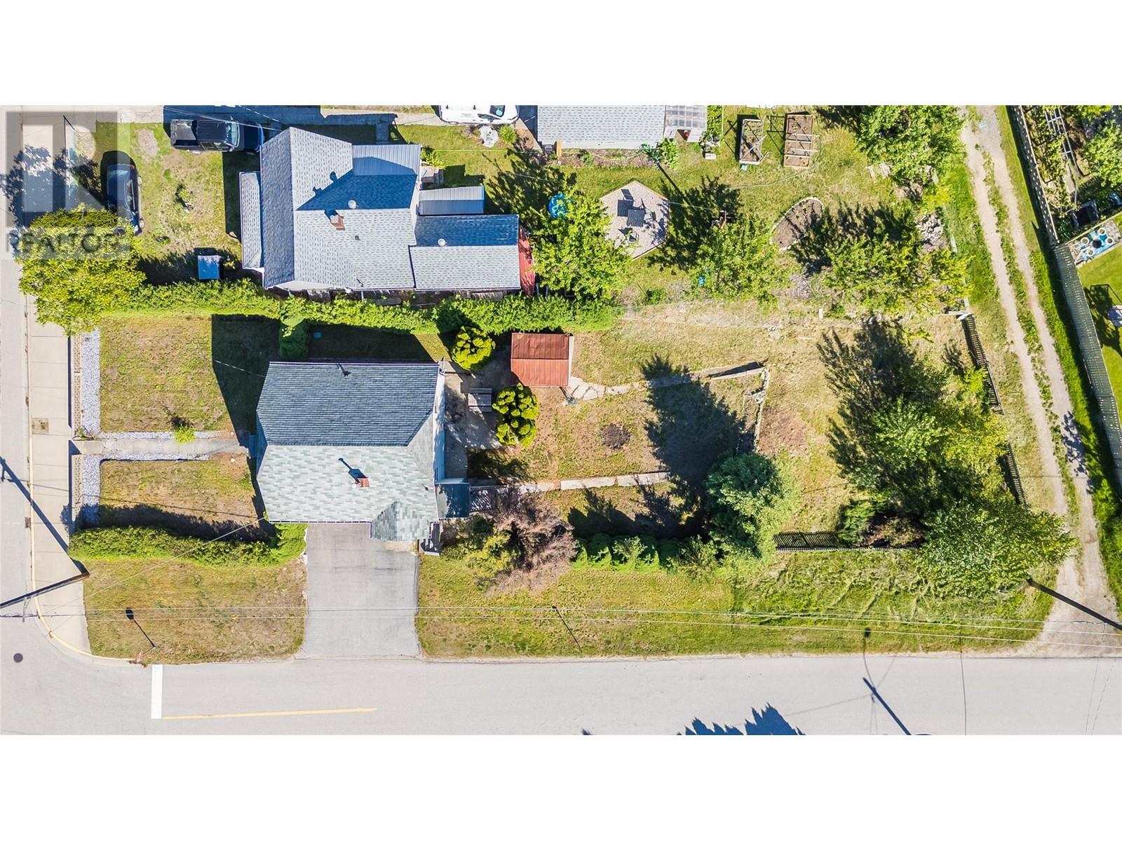 Property at 152 Columbia Avenue image 4