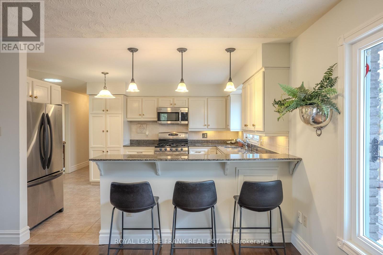10 Alma Road, Kawartha Lakes, Ontario  K0M 1A0 - Photo 6 - X12184612
