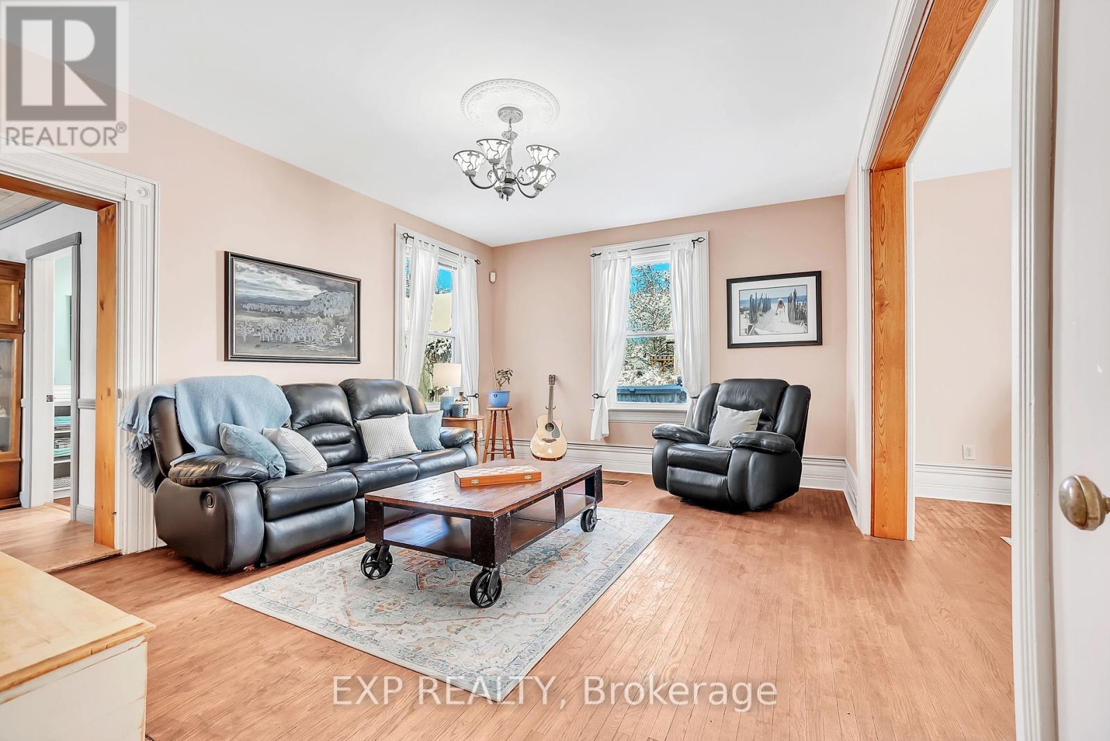 489 Ashley Street, Belleville, Ontario  K0K 2B0 - Photo 6 - X12184700