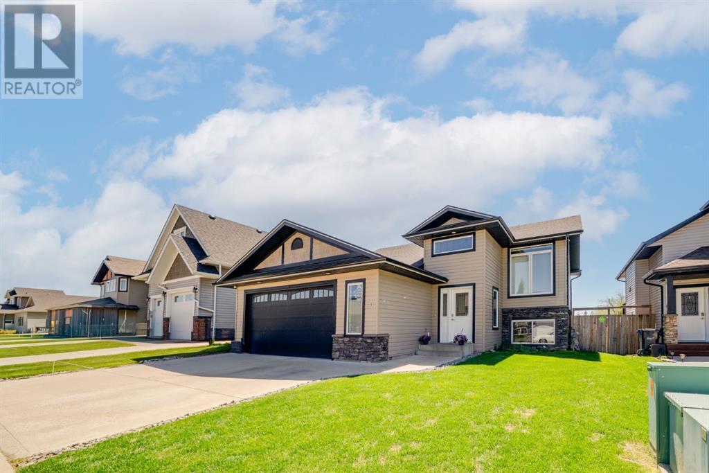 20 Heartland Crescent, Penhold, Alberta  T0M 1R0 - Photo 1 - A2226106