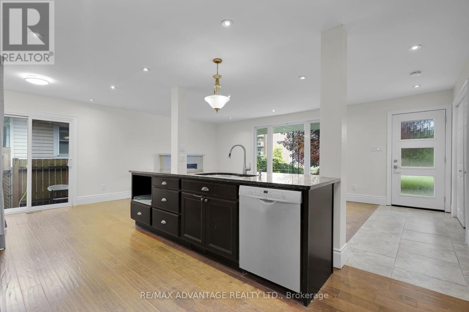 300 Briarhill Avenue, London East, Ontario  N5Y 1N8 - Photo 13 - X12184659