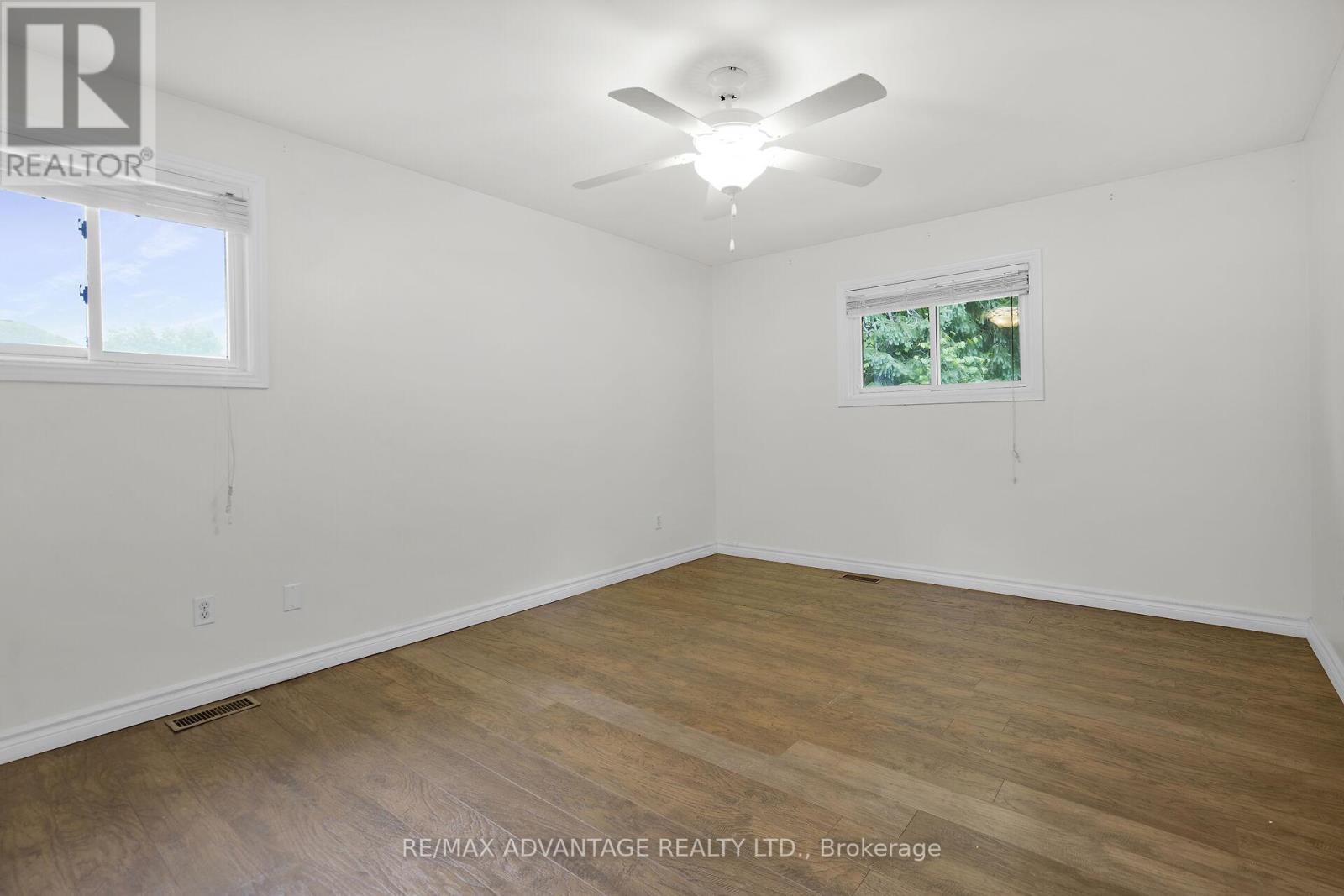 300 Briarhill Avenue, London East, Ontario  N5Y 1N8 - Photo 16 - X12184659