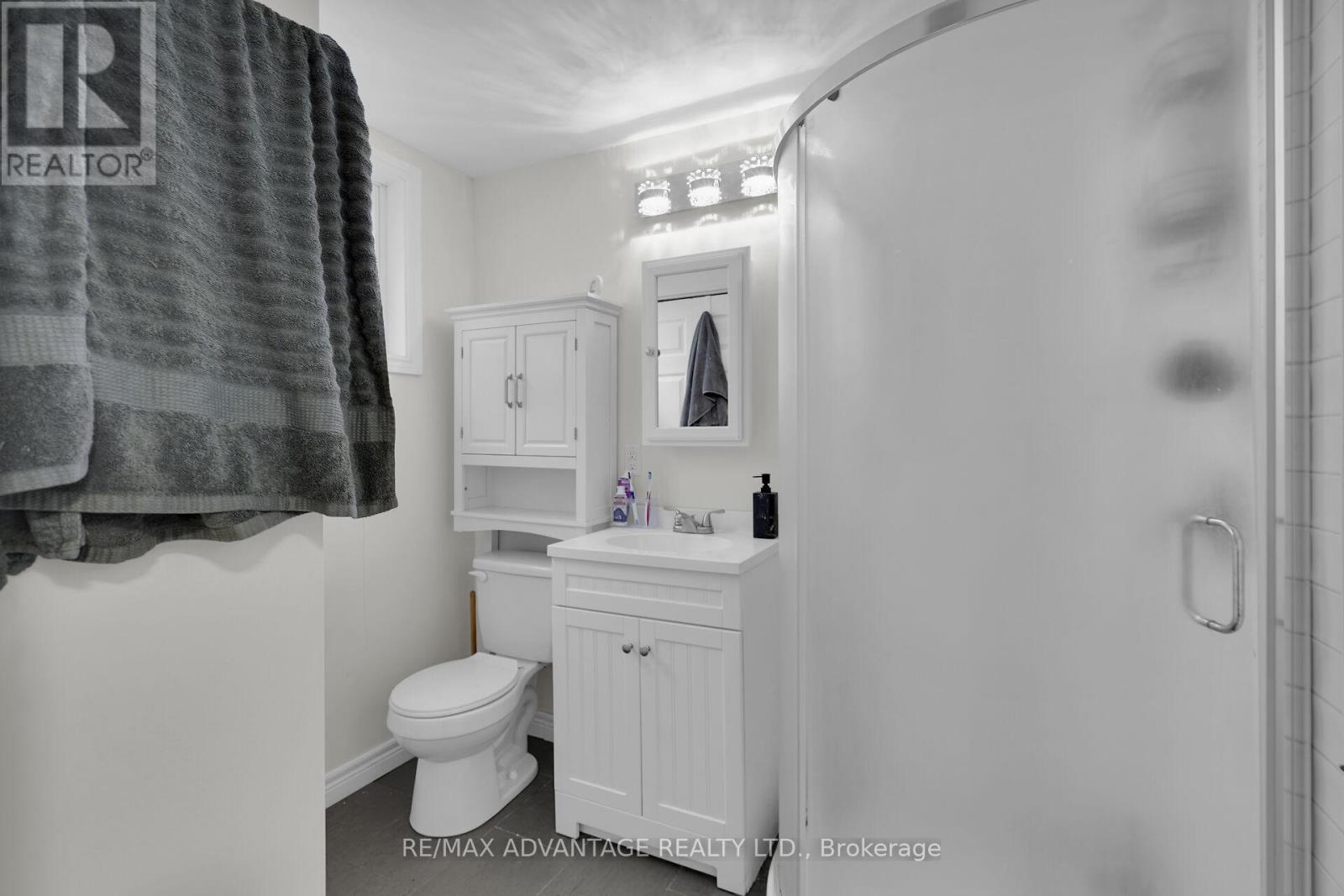 300 Briarhill Avenue, London East, Ontario  N5Y 1N8 - Photo 27 - X12184659