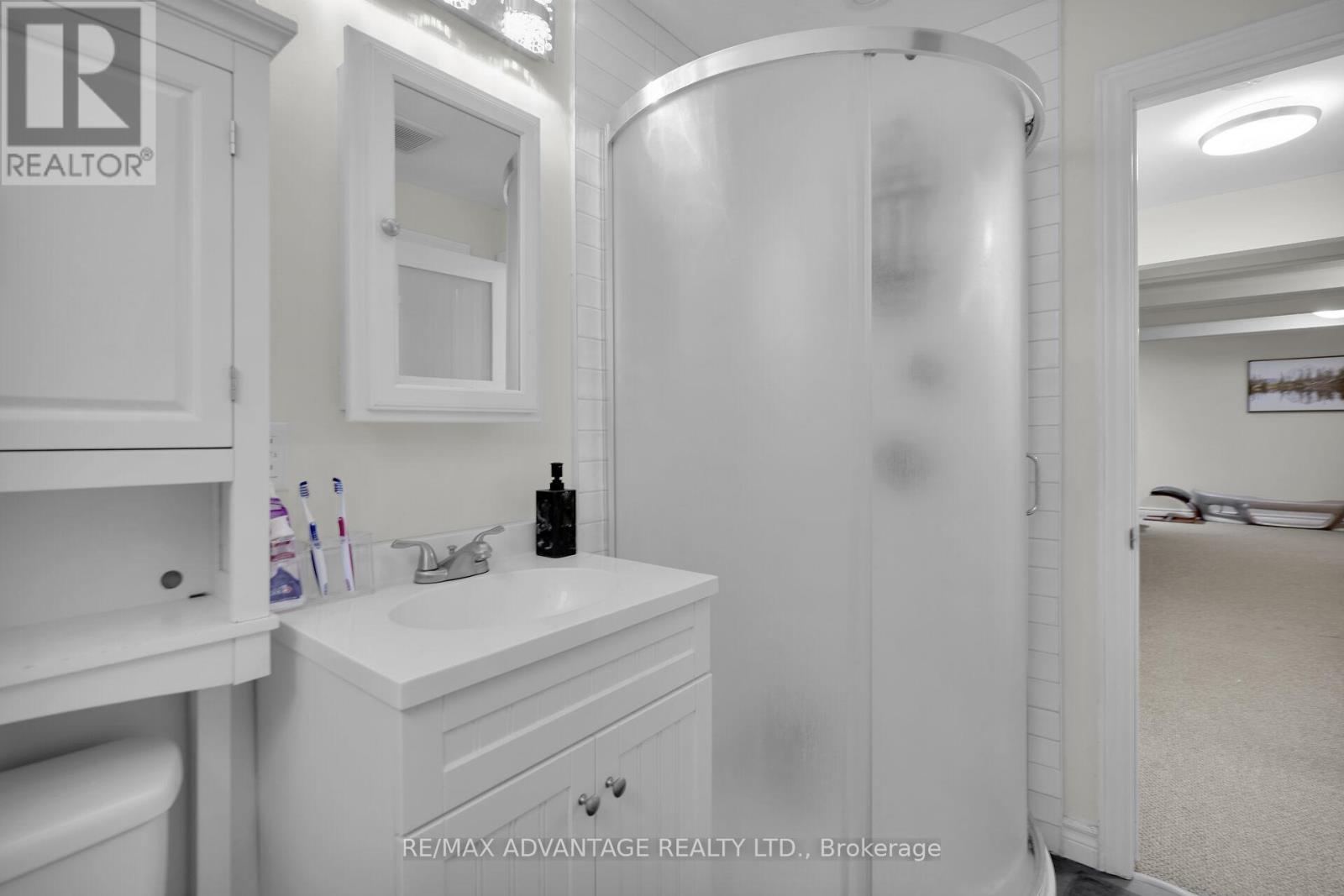 300 Briarhill Avenue, London East, Ontario  N5Y 1N8 - Photo 28 - X12184659