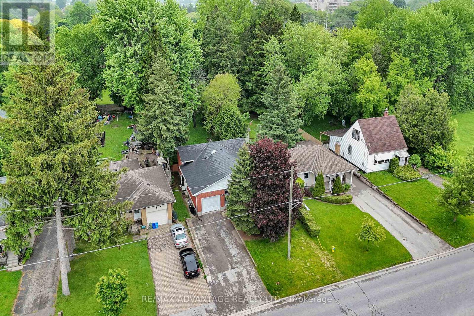 300 Briarhill Avenue, London East, Ontario  N5Y 1N8 - Photo 3 - X12184659