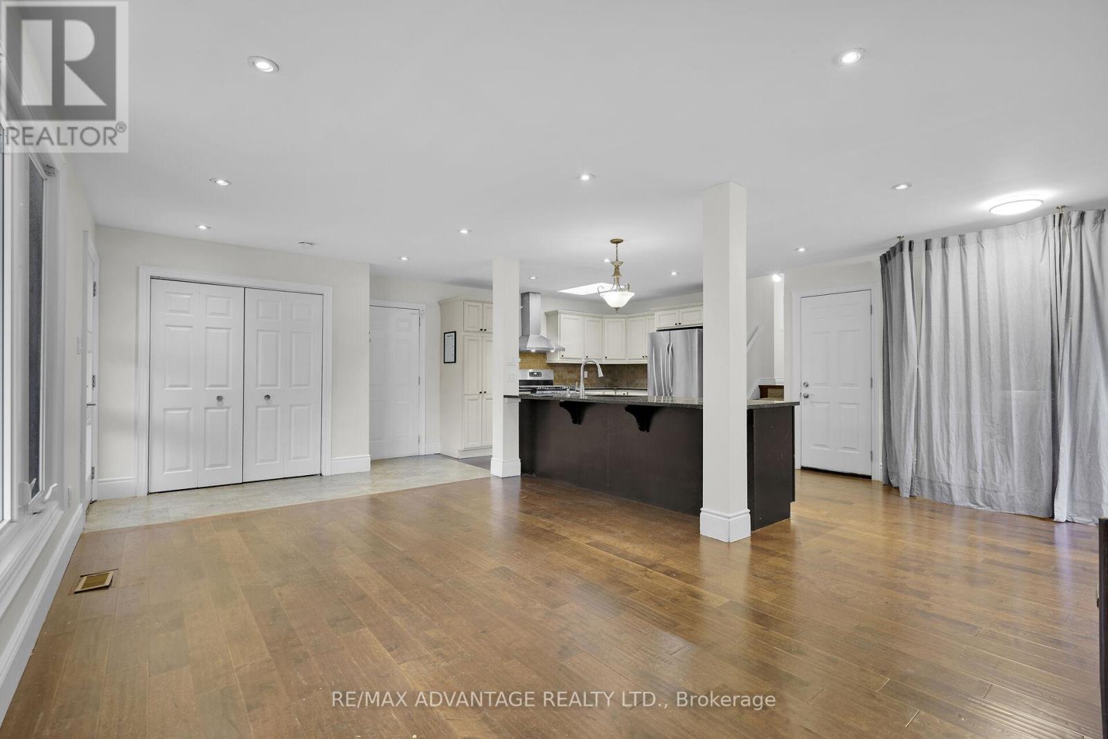 300 Briarhill Avenue, London East, Ontario  N5Y 1N8 - Photo 9 - X12184659