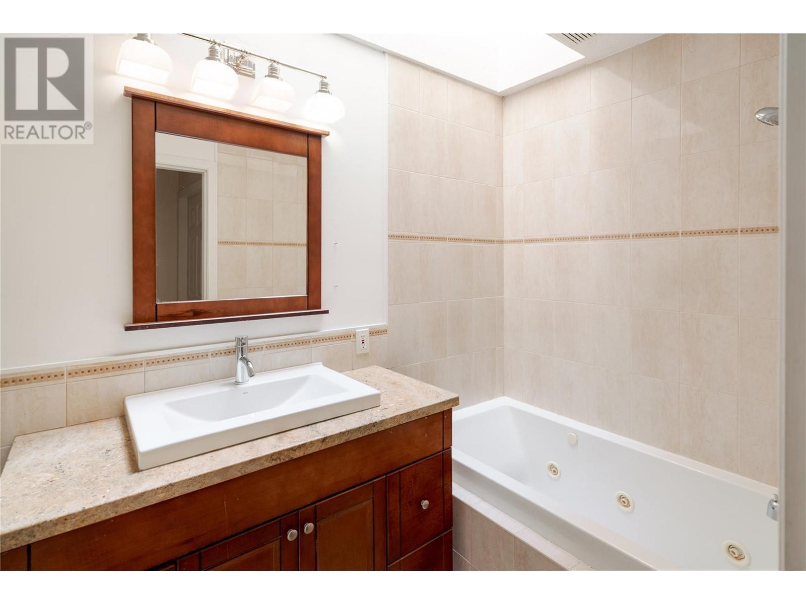 740 ROYAL PINE Drive Kelowna Photo 30