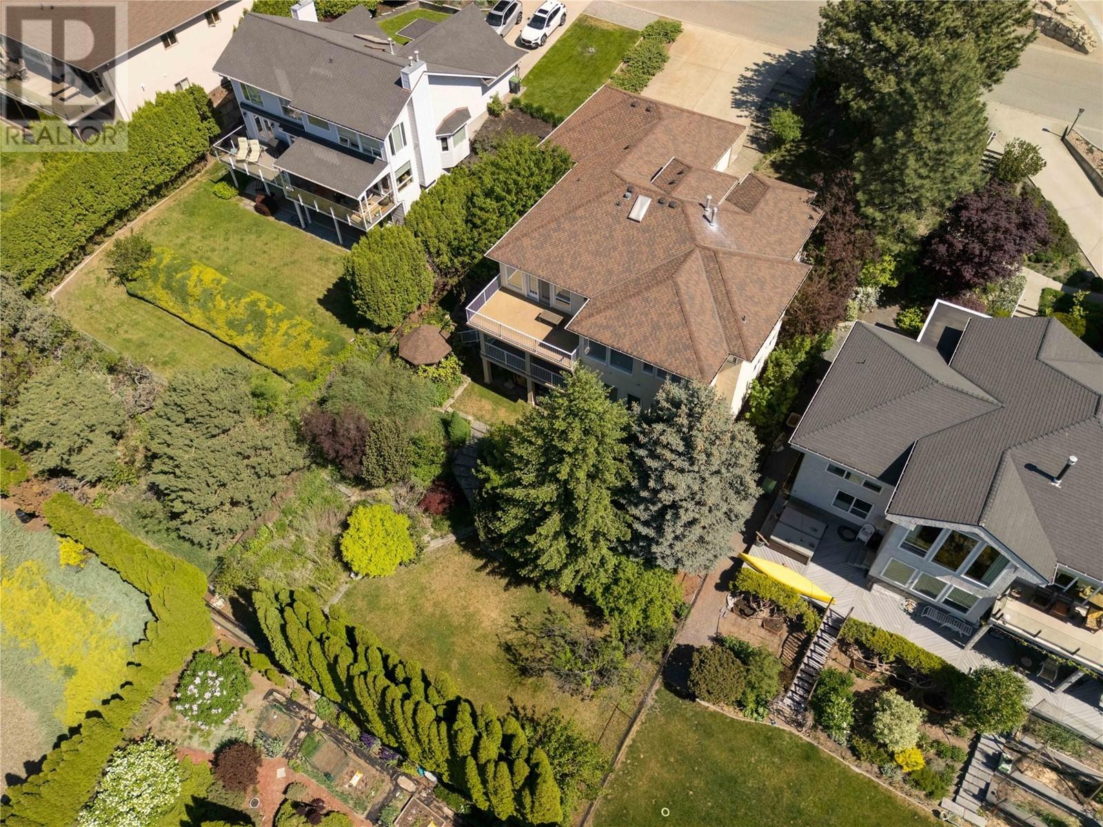 740 ROYAL PINE Drive, Kelowna, BC V1Y9G2