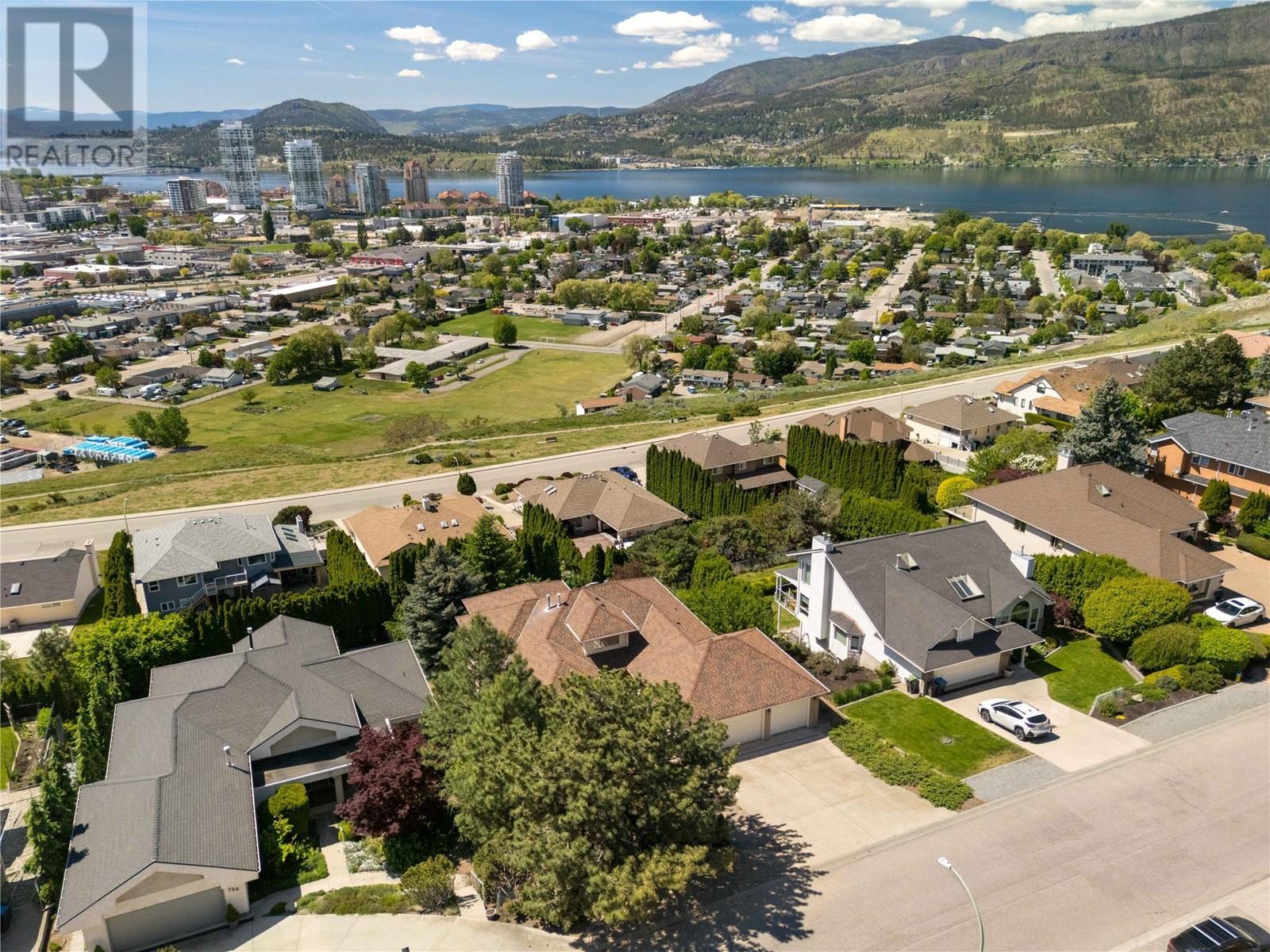 740 ROYAL PINE Drive, Kelowna, BC V1Y9G2