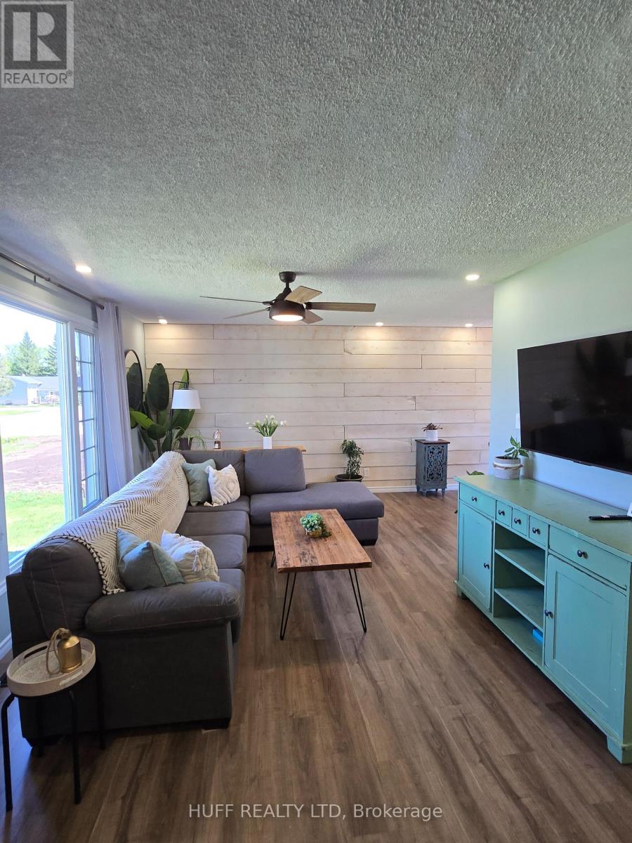 126 Third Avenue, Englehart, Ontario  P0J 1H0 - Photo 10 - T12184611