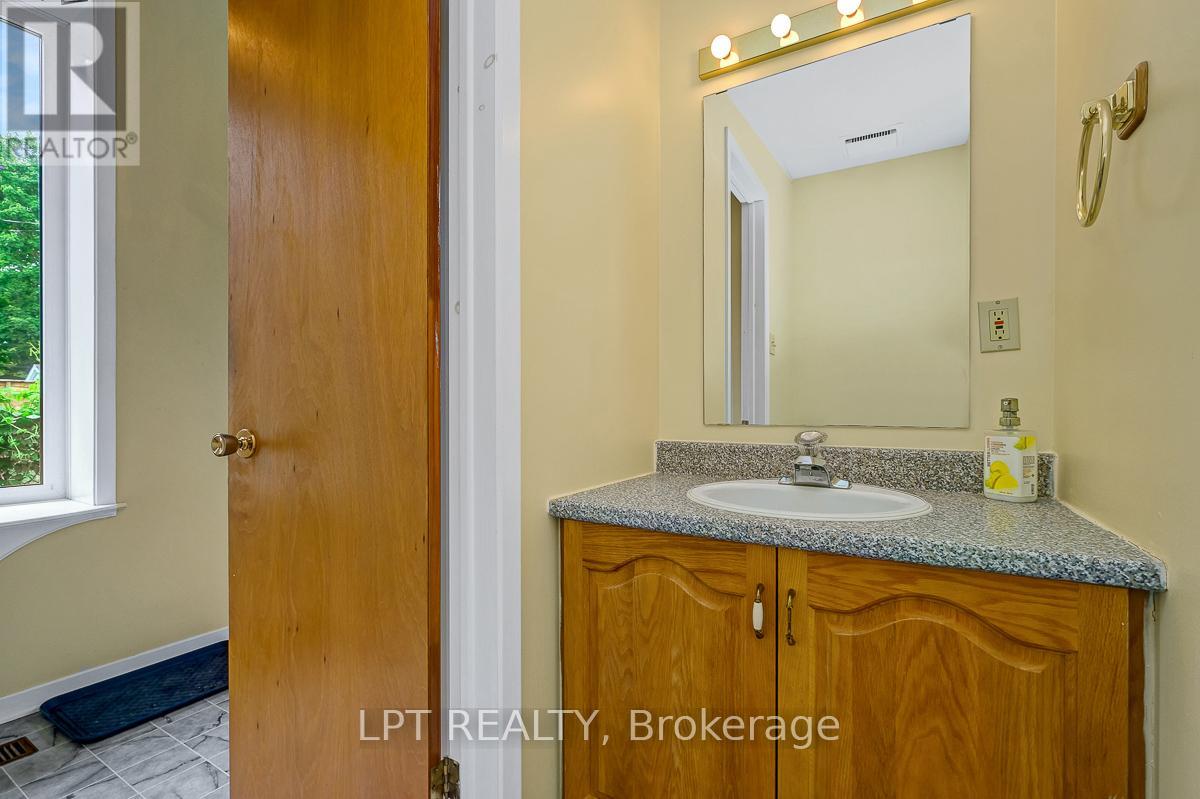 279 Second Avenue, Ottawa, Ontario  K1S 2H8 - Photo 17 - X12184760