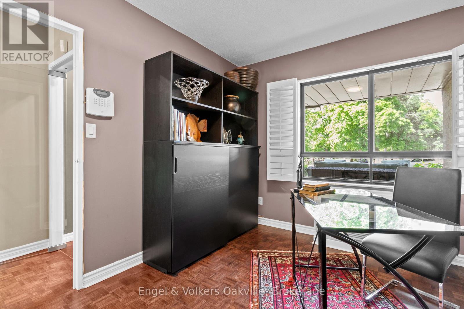 402 - 1000 Cedarglen Gate, Mississauga (Erindale), Ontario  L5C 3Z5 - Photo 6 - W12184681
