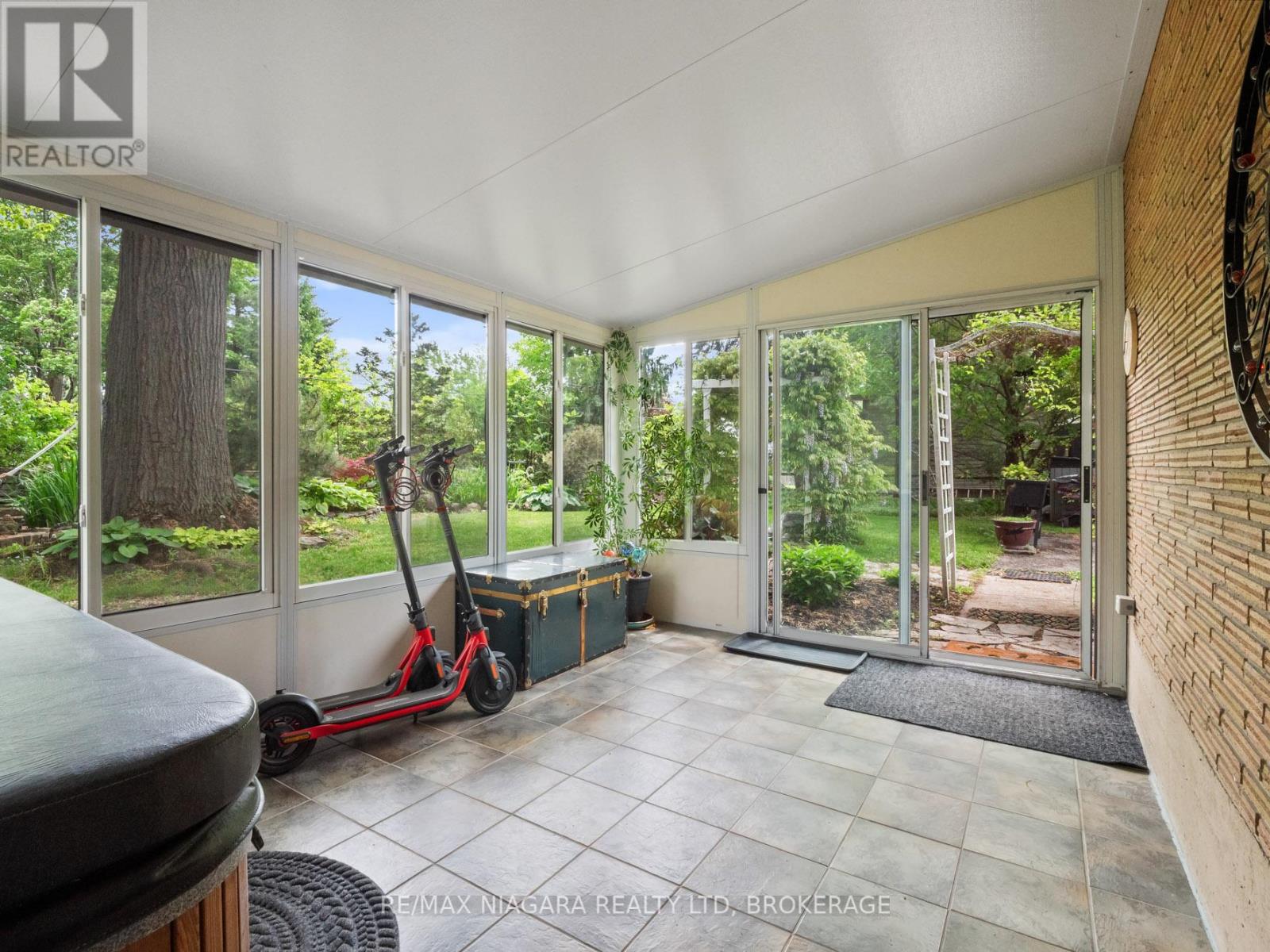 470 Glenwood Drive, Fort Erie, Ontario  L0S 1N0 - Photo 16 - X12184650