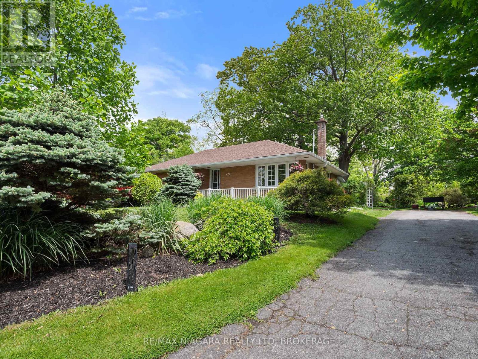 470 Glenwood Drive, Fort Erie, Ontario  L0S 1N0 - Photo 2 - X12184650