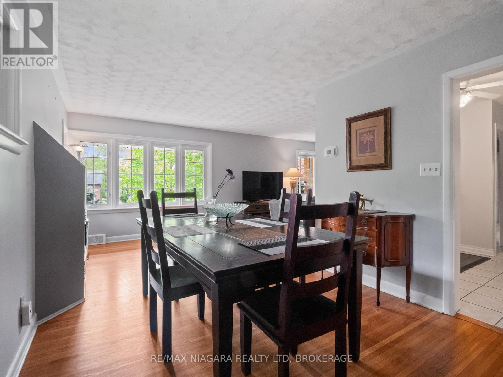 470 Glenwood Drive, Fort Erie, Ontario  L0S 1N0 - Photo 7 - X12184650