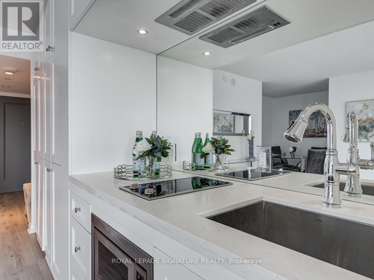 1417 - 155 Yorkville Avenue, Toronto (Annex), Ontario  M5R 0B4 - Photo 14 - C12184524