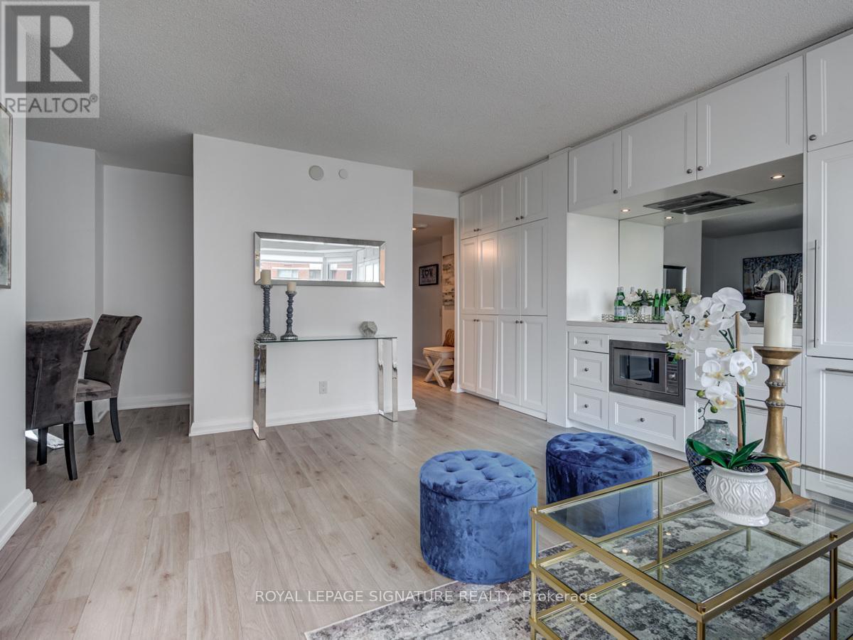 1417 - 155 Yorkville Avenue, Toronto, Ontario  M5R 0B4 - Photo 8 - C12184524