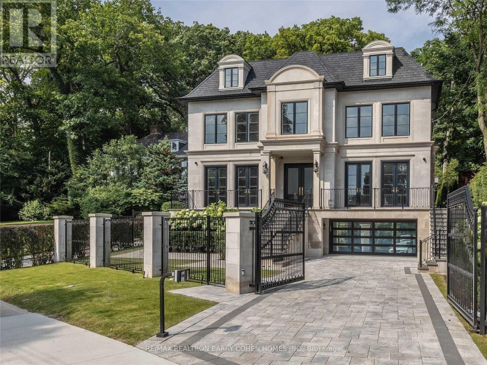 31 RUSSELL HILL ROAD, Toronto, Ontario