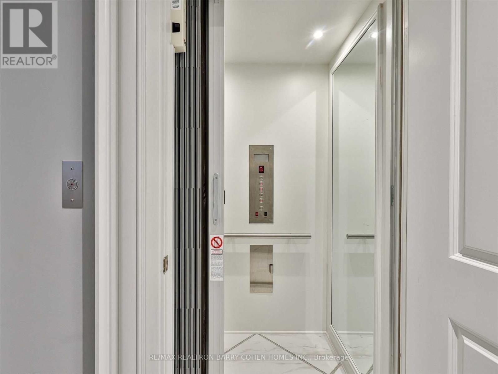 31 Russell Hill Road, Toronto (Casa Loma), Ontario  M4V 2S9 - Photo 23 - C12184566