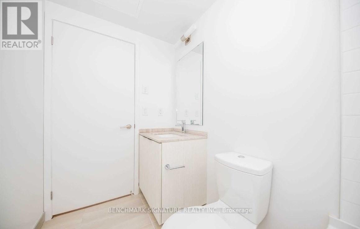 2512 - 11 Wellesley Street W, Toronto, Ontario  M4Y 0G4 - Photo 4 - C12184568