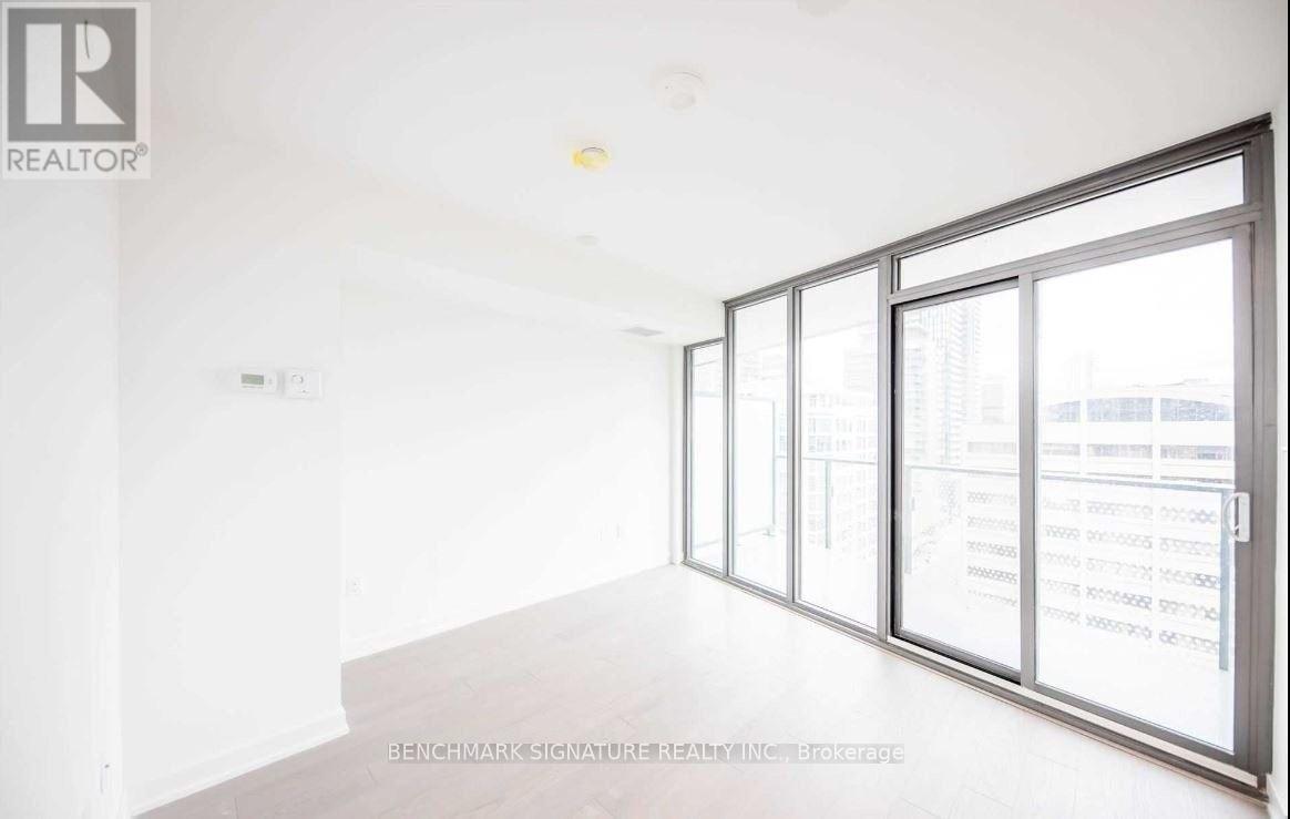 2512 - 11 Wellesley Street W, Toronto, Ontario  M4Y 0G4 - Photo 5 - C12184568