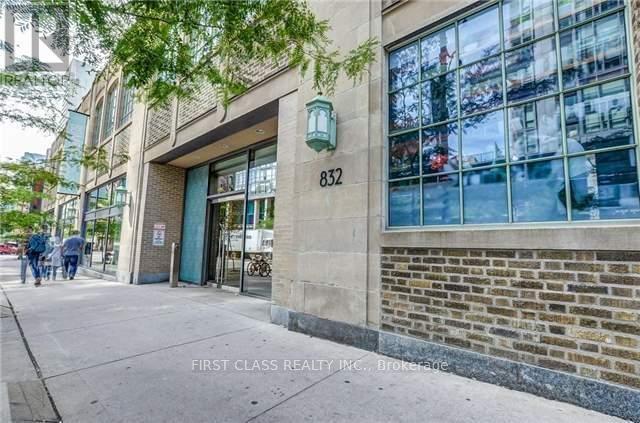 1502 - 832 Bay Street, Toronto (Bay Street Corridor), Ontario  M5S 1Z6 - Photo 2 - C12184683