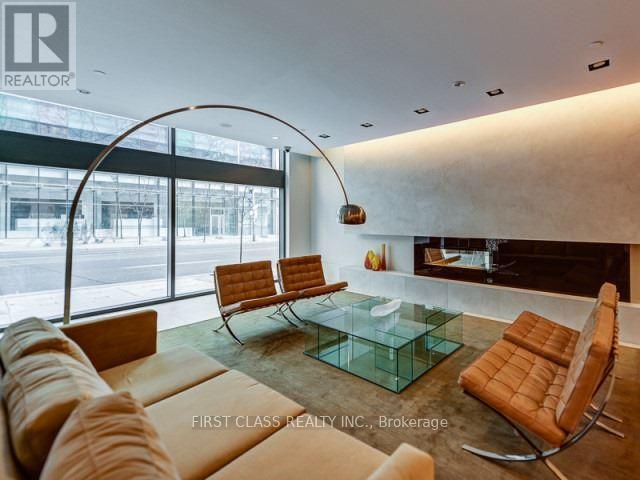 1502 - 832 Bay Street, Toronto, Ontario  M5S 1Z6 - Photo 6 - C12184683