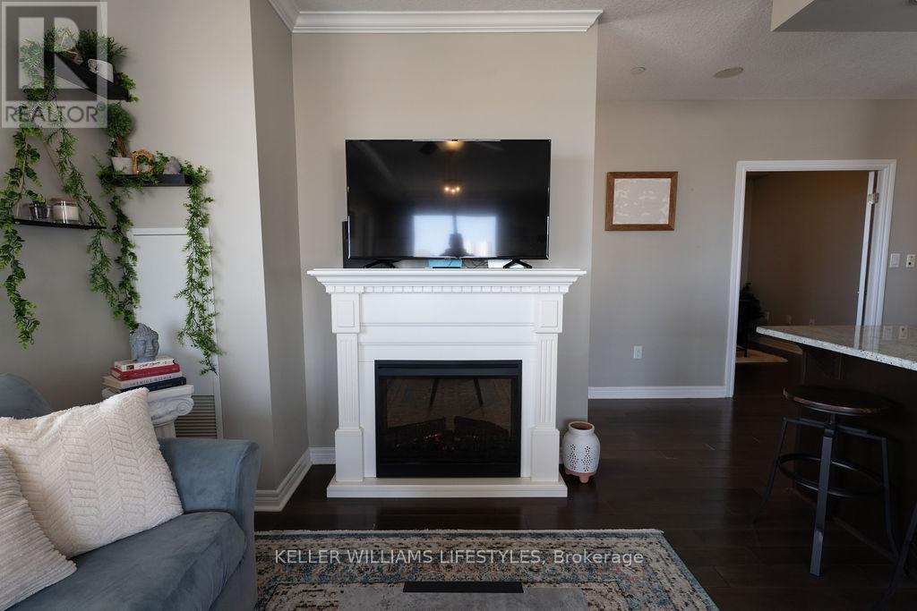 804 - 330 Ridout Street S, London East, Ontario  N6C 3Z3 - Photo 4 - X12143358