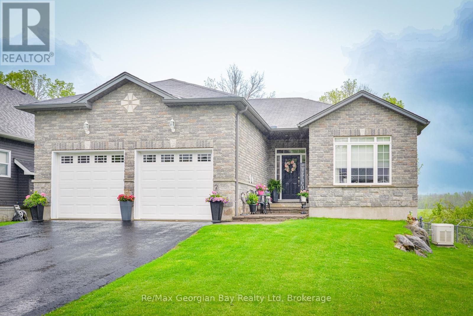 51 DONLANDS COURT, Severn, Ontario