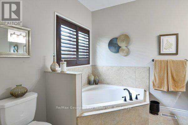 51 Donlands Court, Severn, Ontario  L0K 1E0 - Photo 11 - S12184729