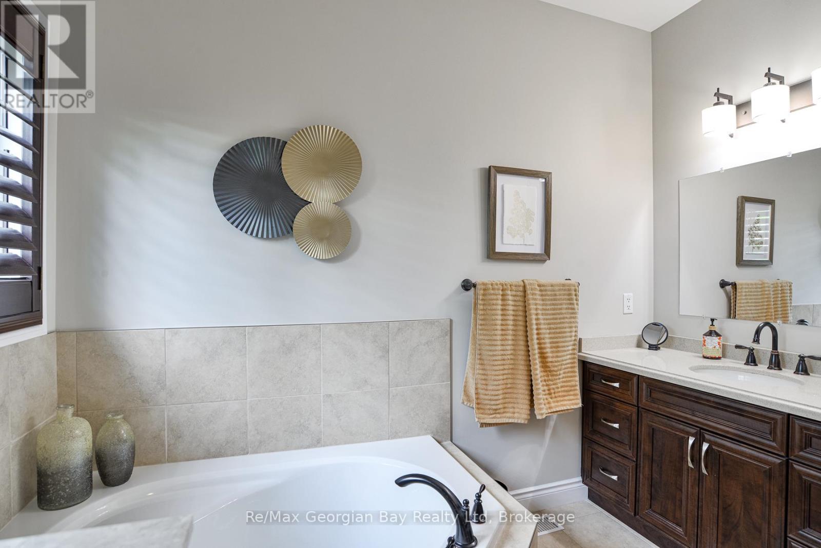 51 Donlands Court, Severn, Ontario  L0K 1E0 - Photo 12 - S12184729