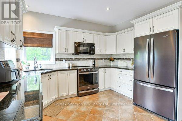 51 Donlands Court, Severn, Ontario  L0K 1E0 - Photo 7 - S12184729