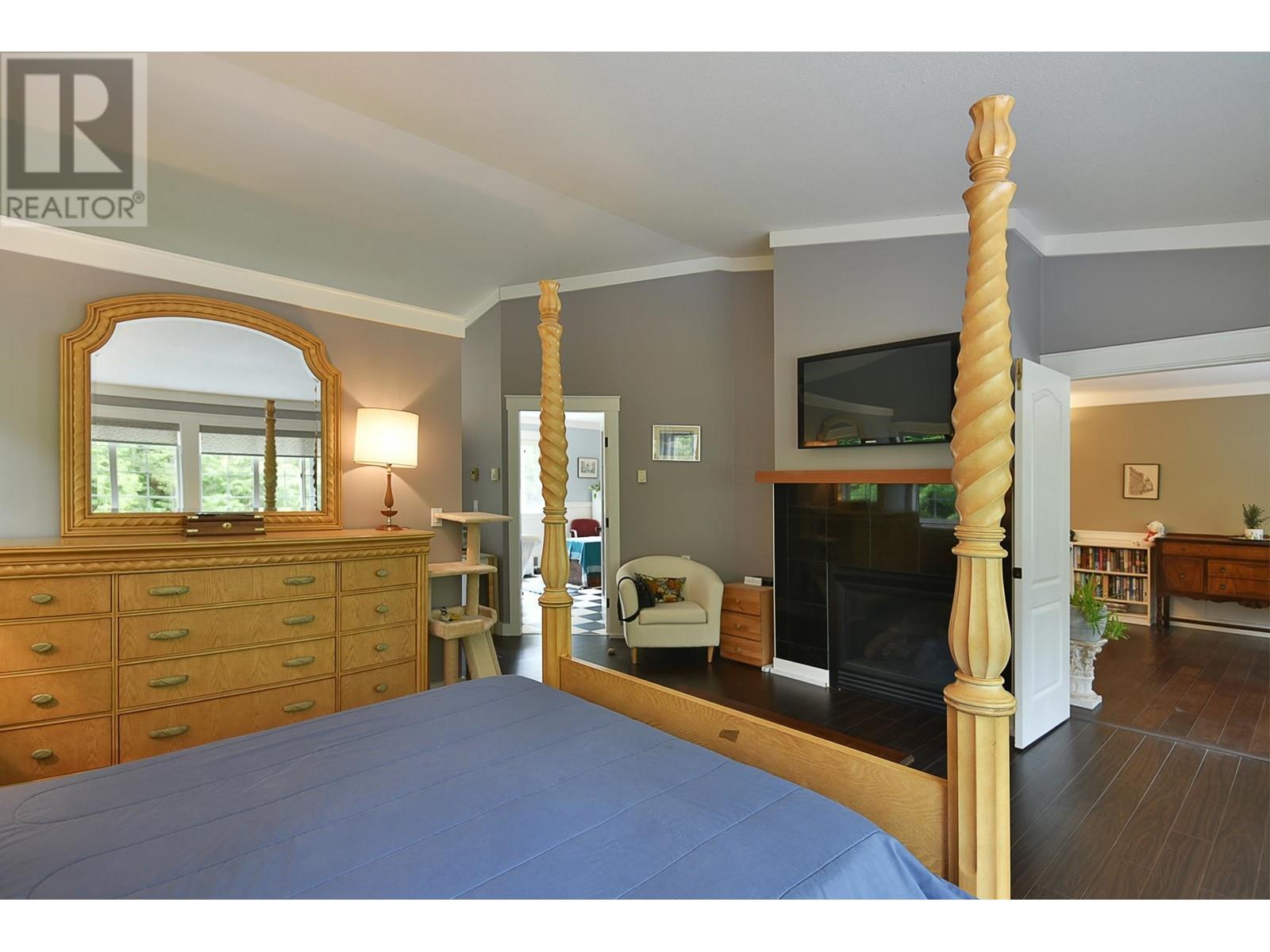 1377 Roberts Creek Road, Roberts Creek, British Columbia  V0N 2W1 - Photo 14 - R3009155