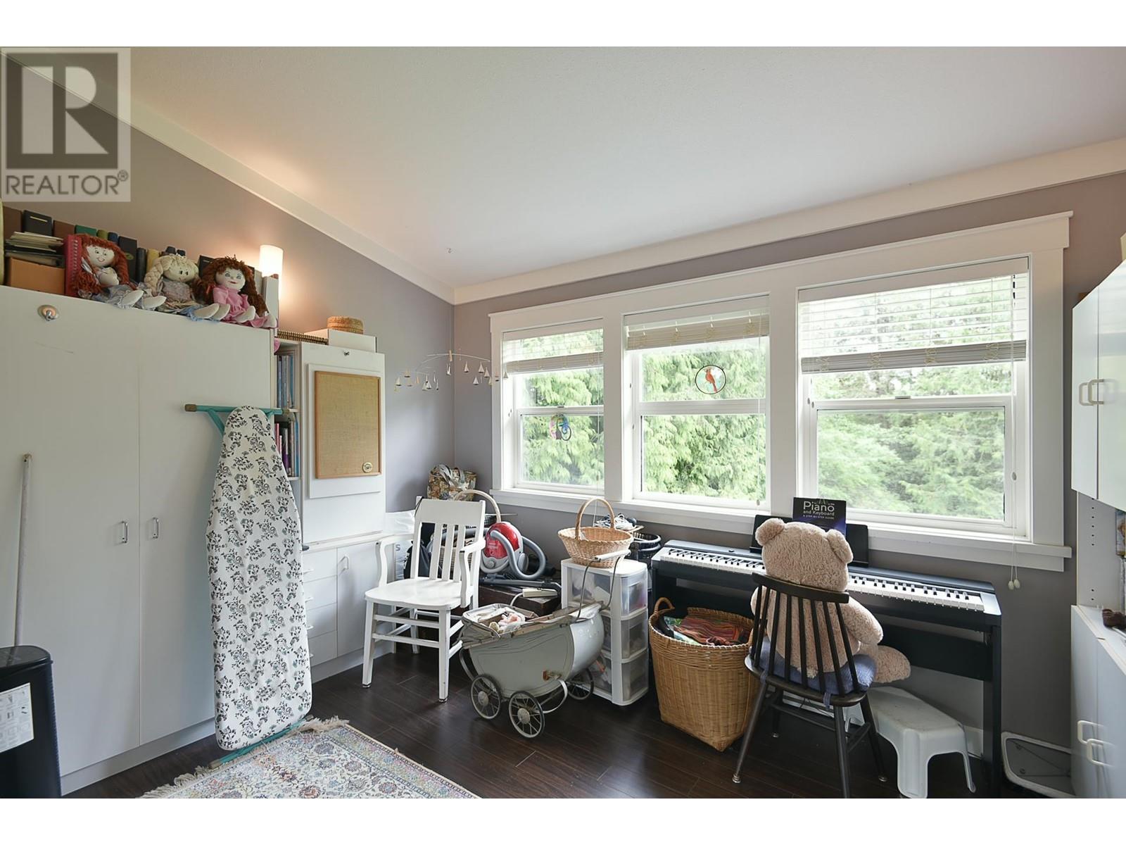 1377 Roberts Creek Road, Roberts Creek, British Columbia  V0N 2W1 - Photo 15 - R3009155