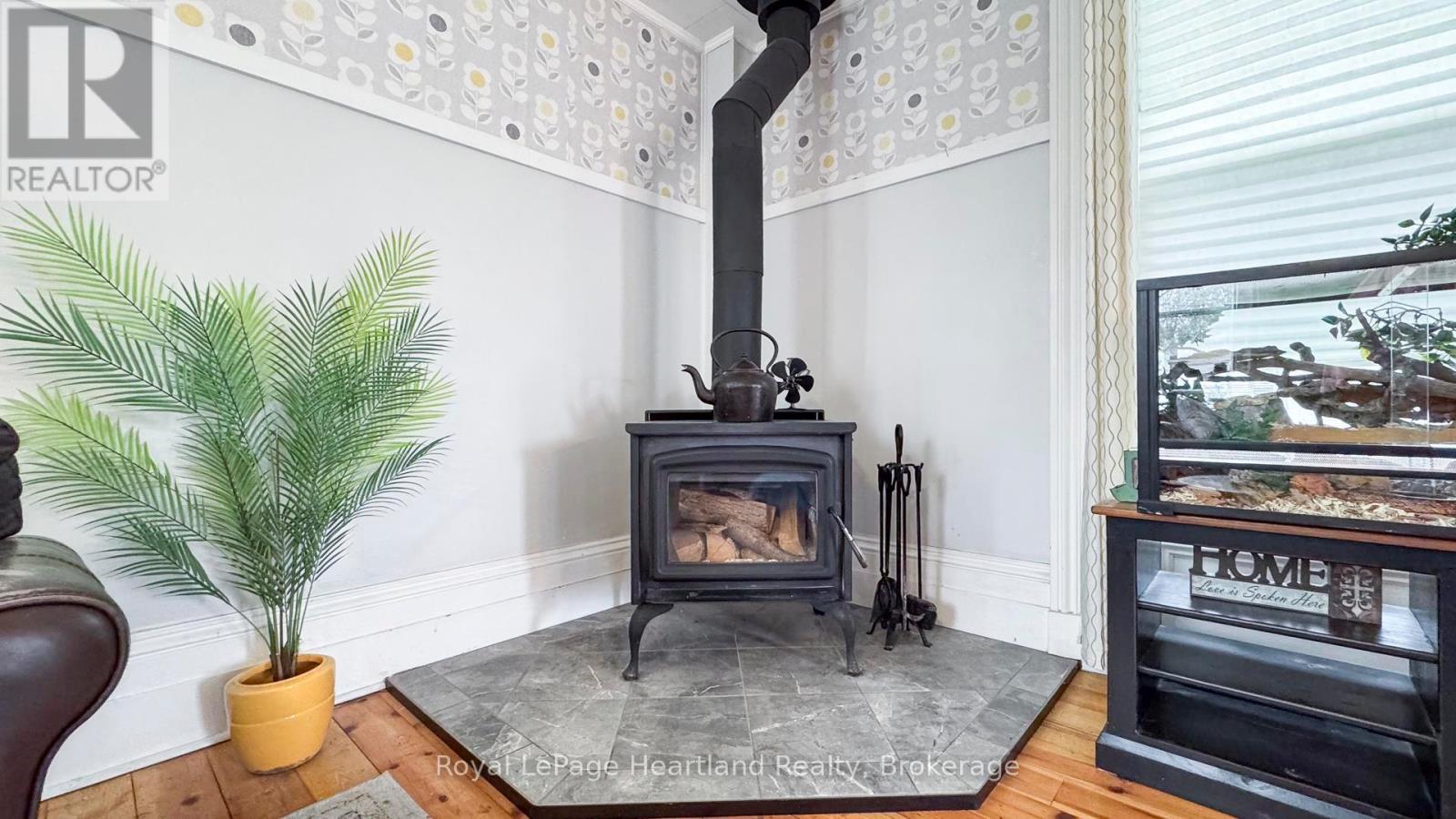 142 Maple Street, Central Huron (Clinton), Ontario  N0M 1L0 - Photo 12 - X12184750