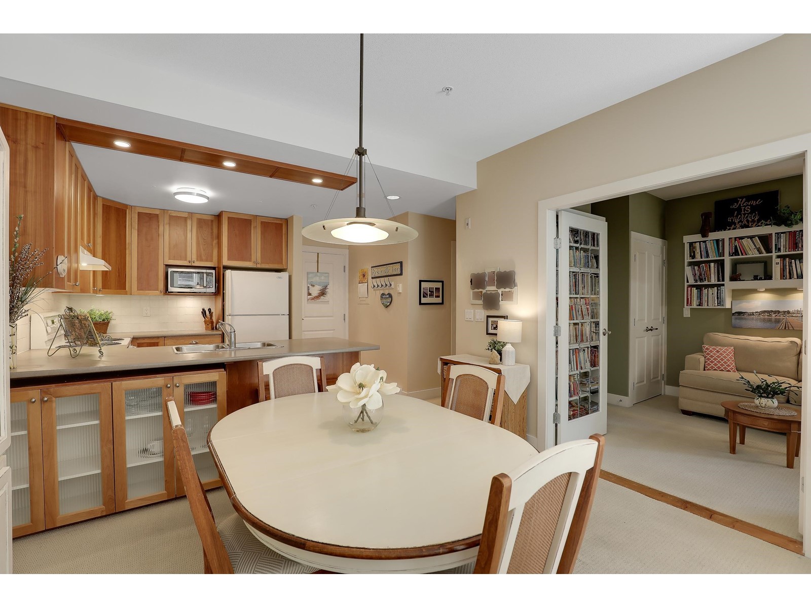 104 15368 16a Avenue, Surrey, British Columbia  V4A 1S9 - Photo 4 - R2998979