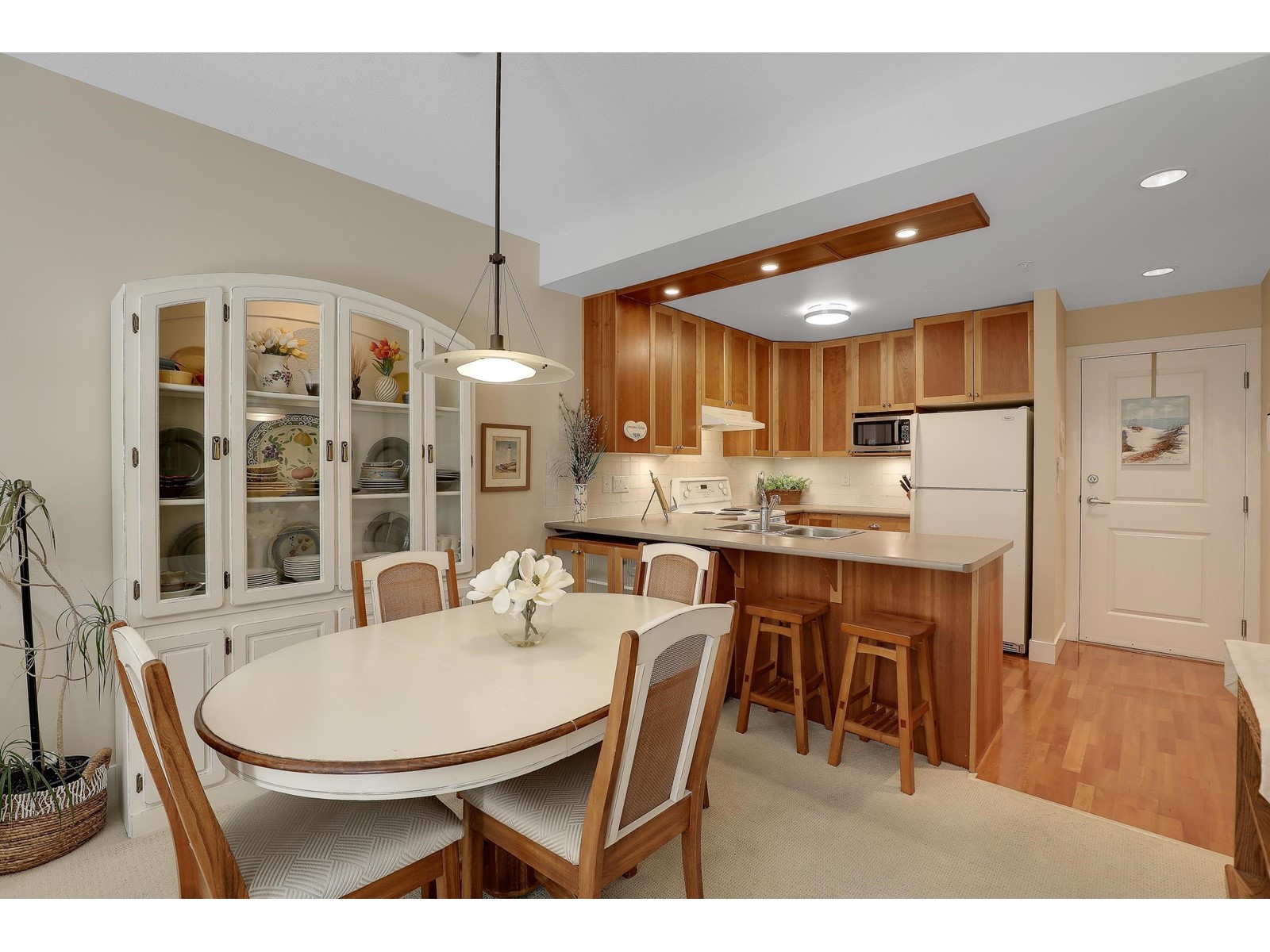 104 15368 16a Avenue, Surrey, British Columbia  V4A 1S9 - Photo 5 - R2998979