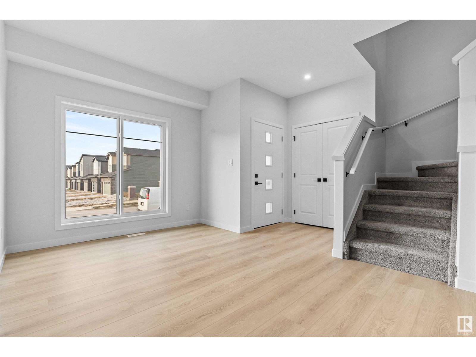 Property at 6373 KING WD SW image 5