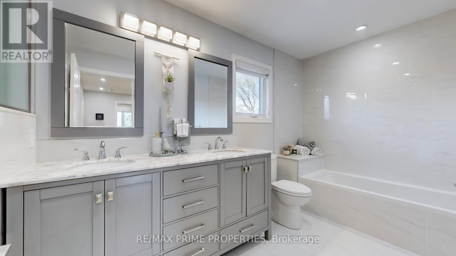 63 Reeve Drive, Markham, Ontario  L3P 6C2 - Photo 28 - N12184484
