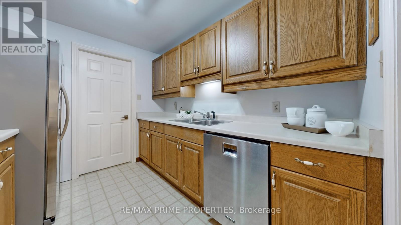 63 Reeve Drive, Markham, Ontario  L3P 6C2 - Photo 35 - N12184484