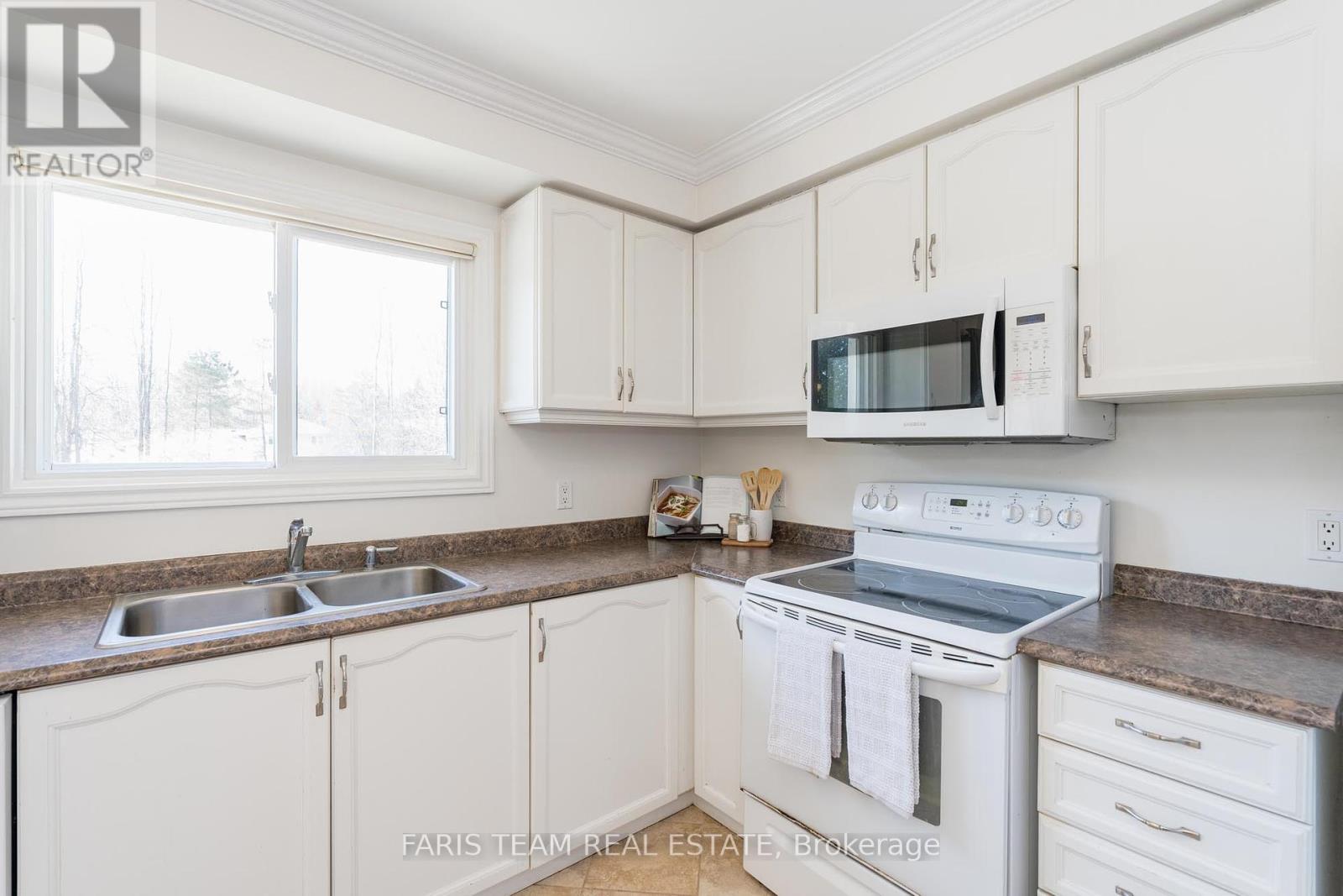 3830 East Street, Innisfil, Ontario  L9S 2L9 - Photo 5 - N12184644