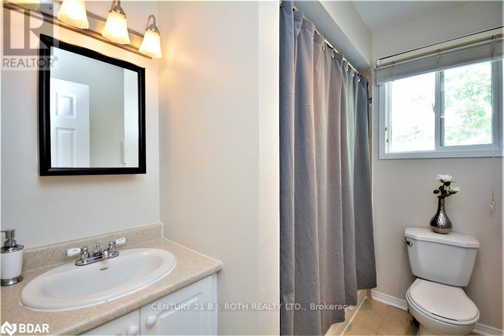 15 Golds Crescent, Barrie (Holly), Ontario  L4N 8R5 - Photo 15 - S12184460