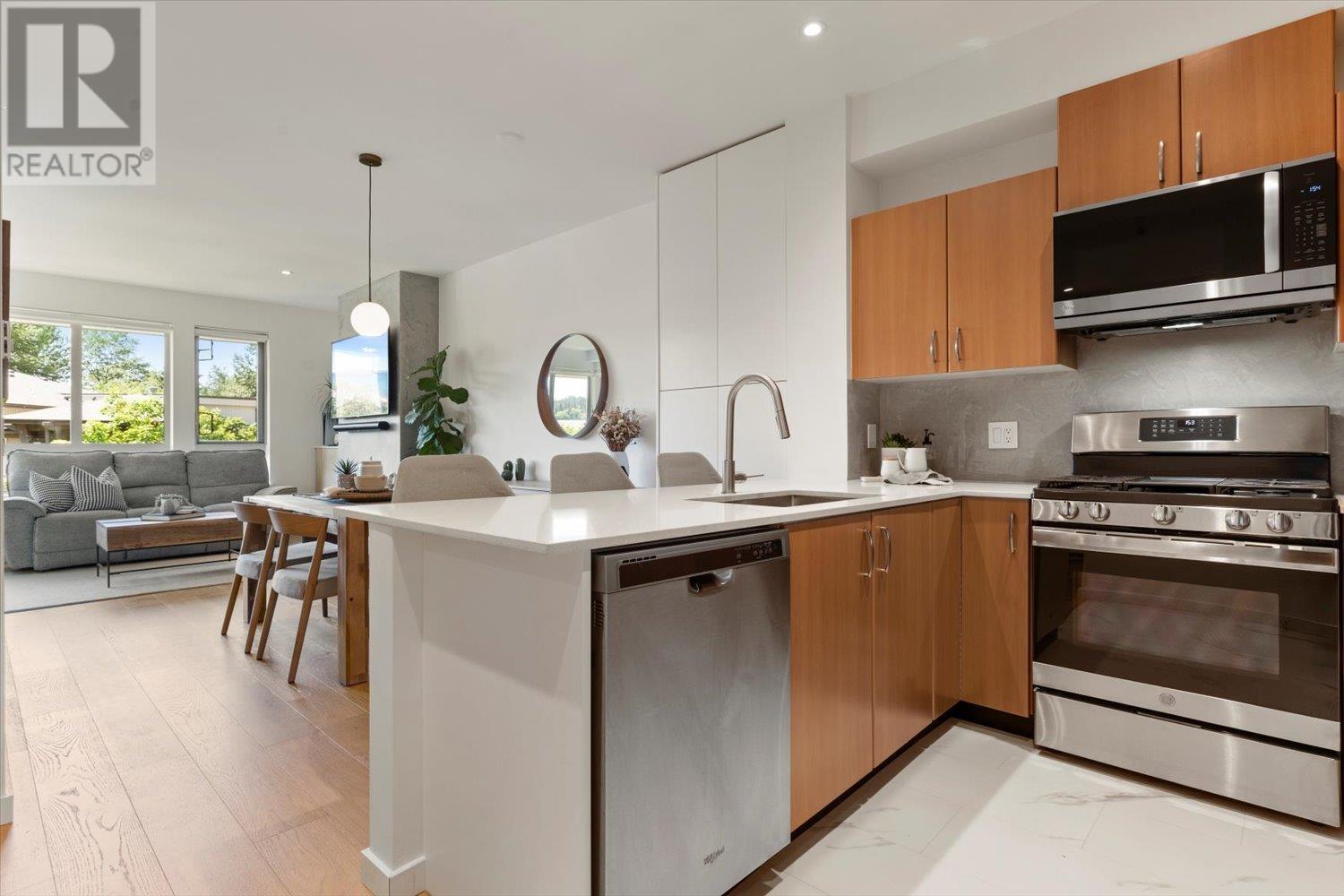 418 801 Klahanie Drive, Port Moody, British Columbia  V3H 5K4 - Photo 11 - R3008254