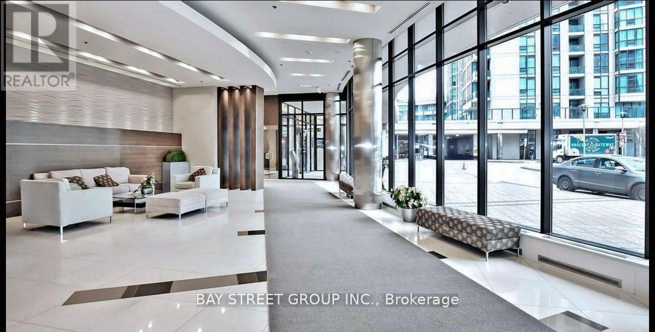 1002 - 33 Bay Street, Toronto, Ontario  M5J 2Z3 - Photo 2 - C12184579