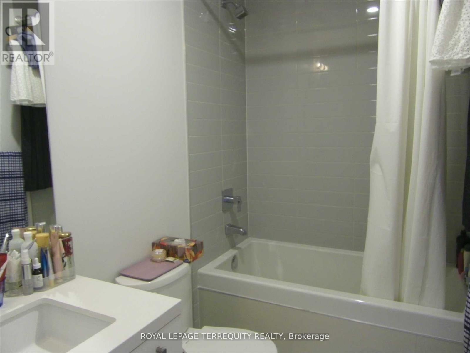 909 - 39 Brant Street, Toronto, Ontario  M5V 0M8 - Photo 9 - C12184669