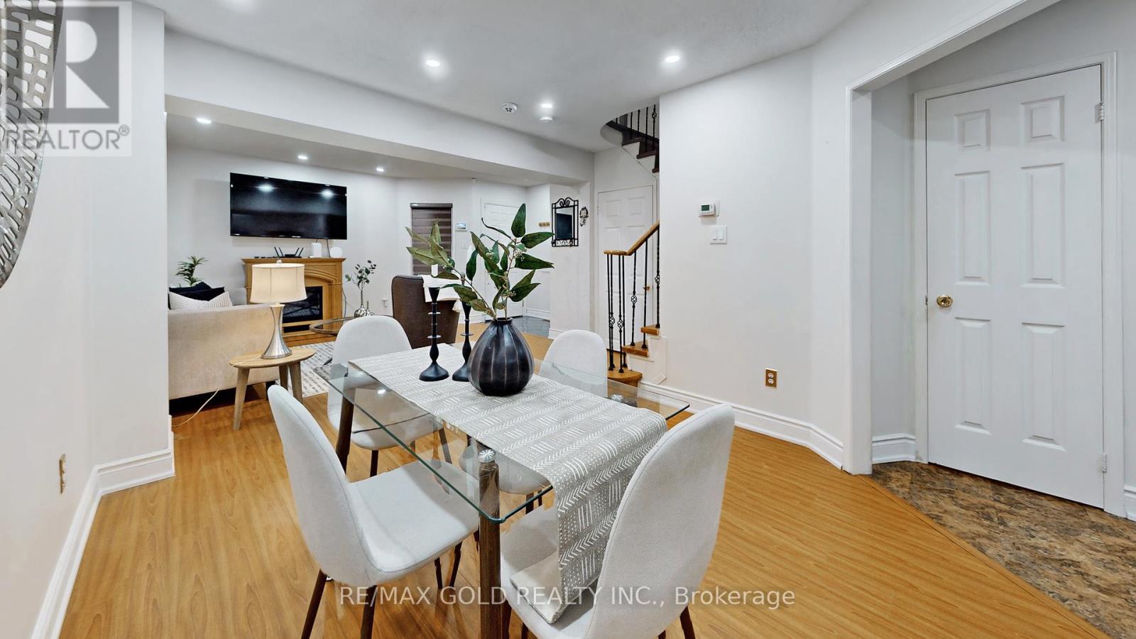 111 Lent Crescent, Brampton, Ontario  L6Y 4X7 - Photo 13 - W12184479