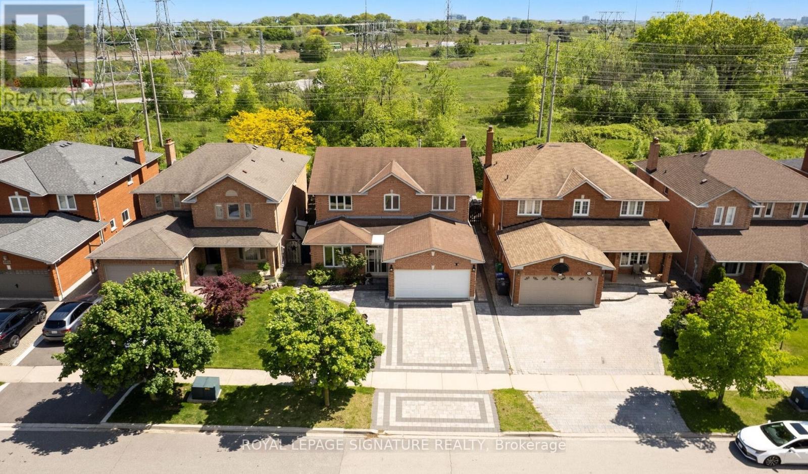 Property at 4424 GRASSLAND CRESCENT image 3