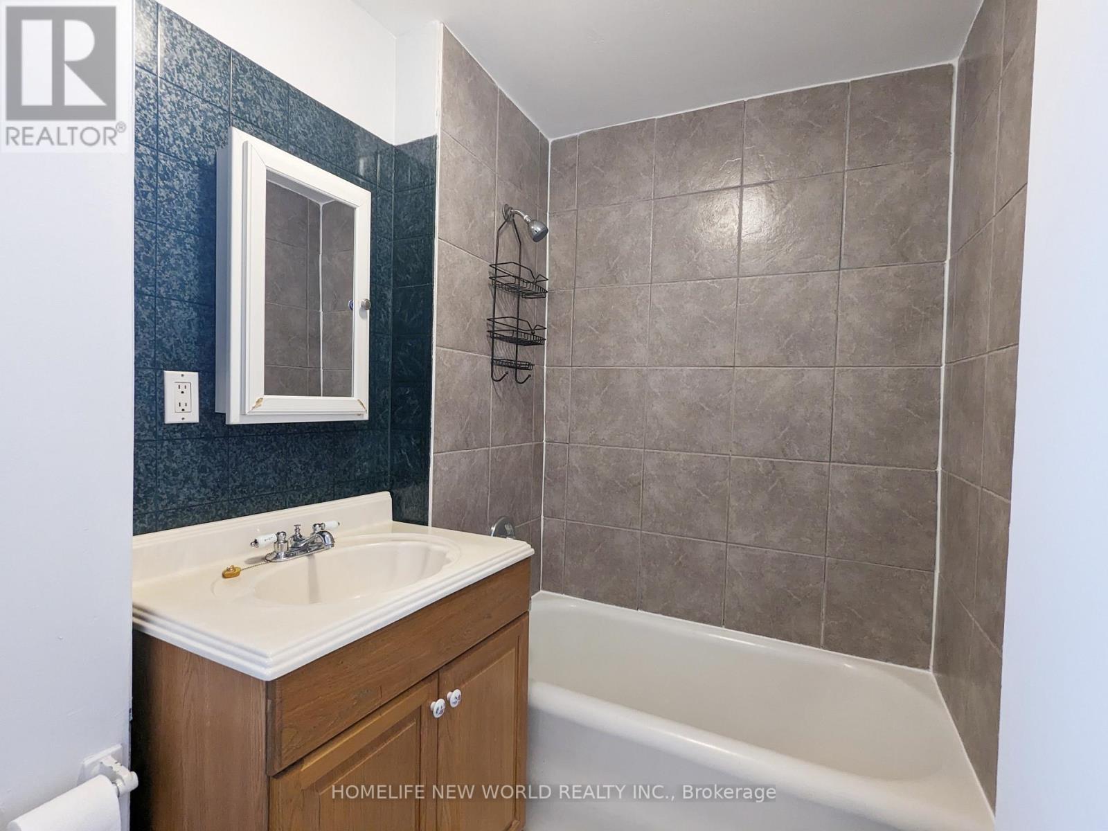 Unit 2 - 2 Thornton Avenue, Toronto, Ontario  M6E 2C9 - Photo 14 - W12184494